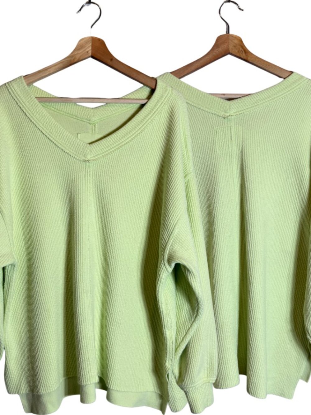 Aerie Wonder Textured V-Neck Sweatshirt Women's Small Green Glow Pullover Comfy - Picture 2 of 12